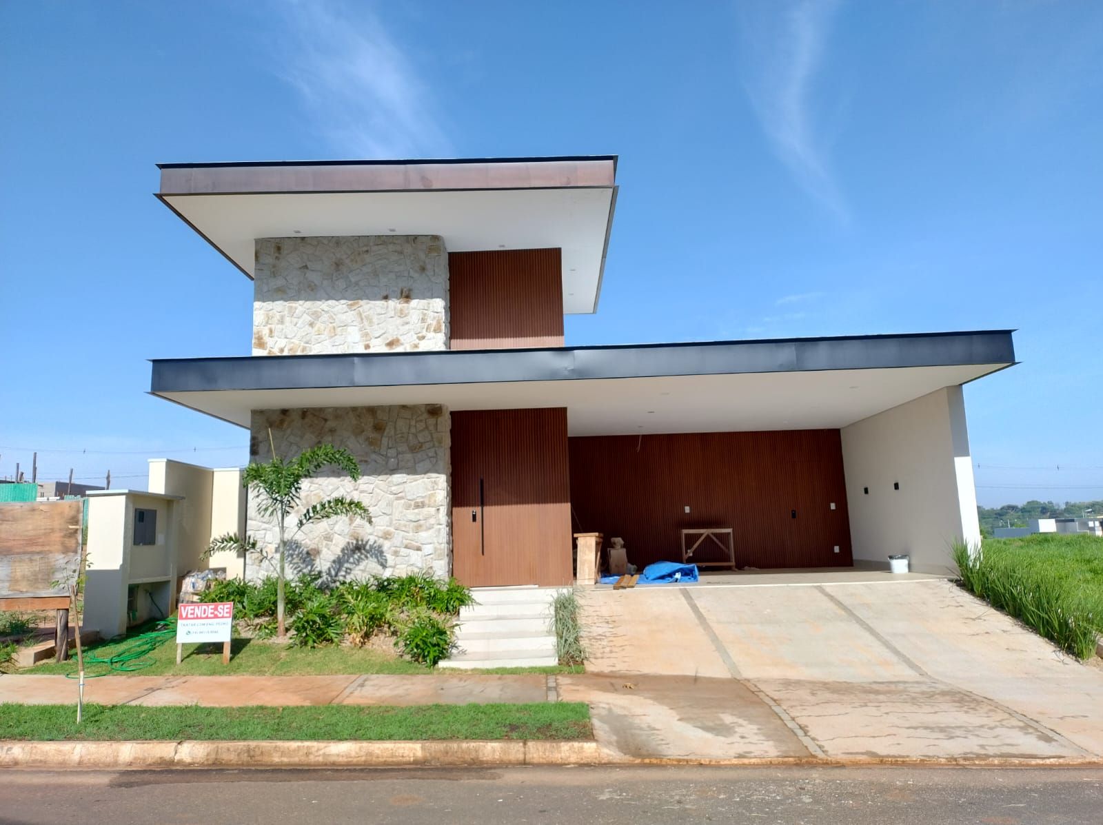 Casa com 3 Suítes e Piscina no Villa de Léon 2 – Piratininga — foto 1